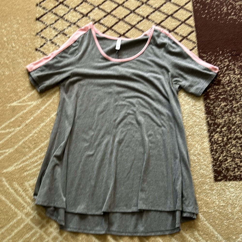 Women’s Lula Roe shirt
